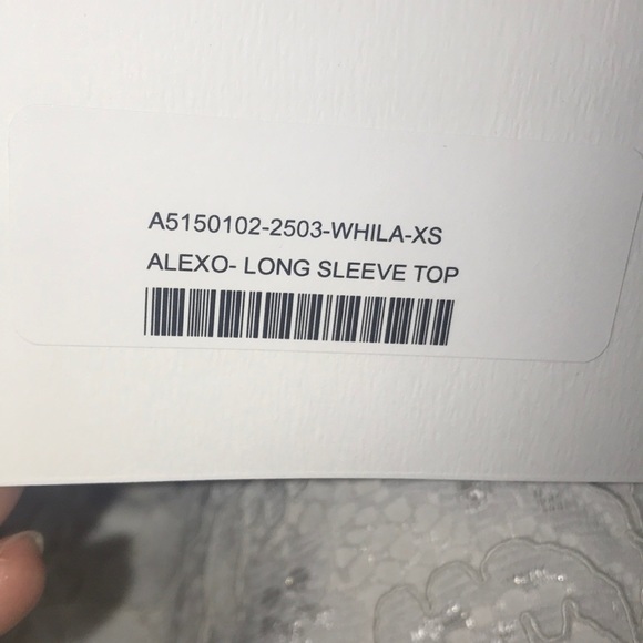 NWT Alexis Alexa Lace Blouse with Bell Sleeves xs - Picture 7 of 7